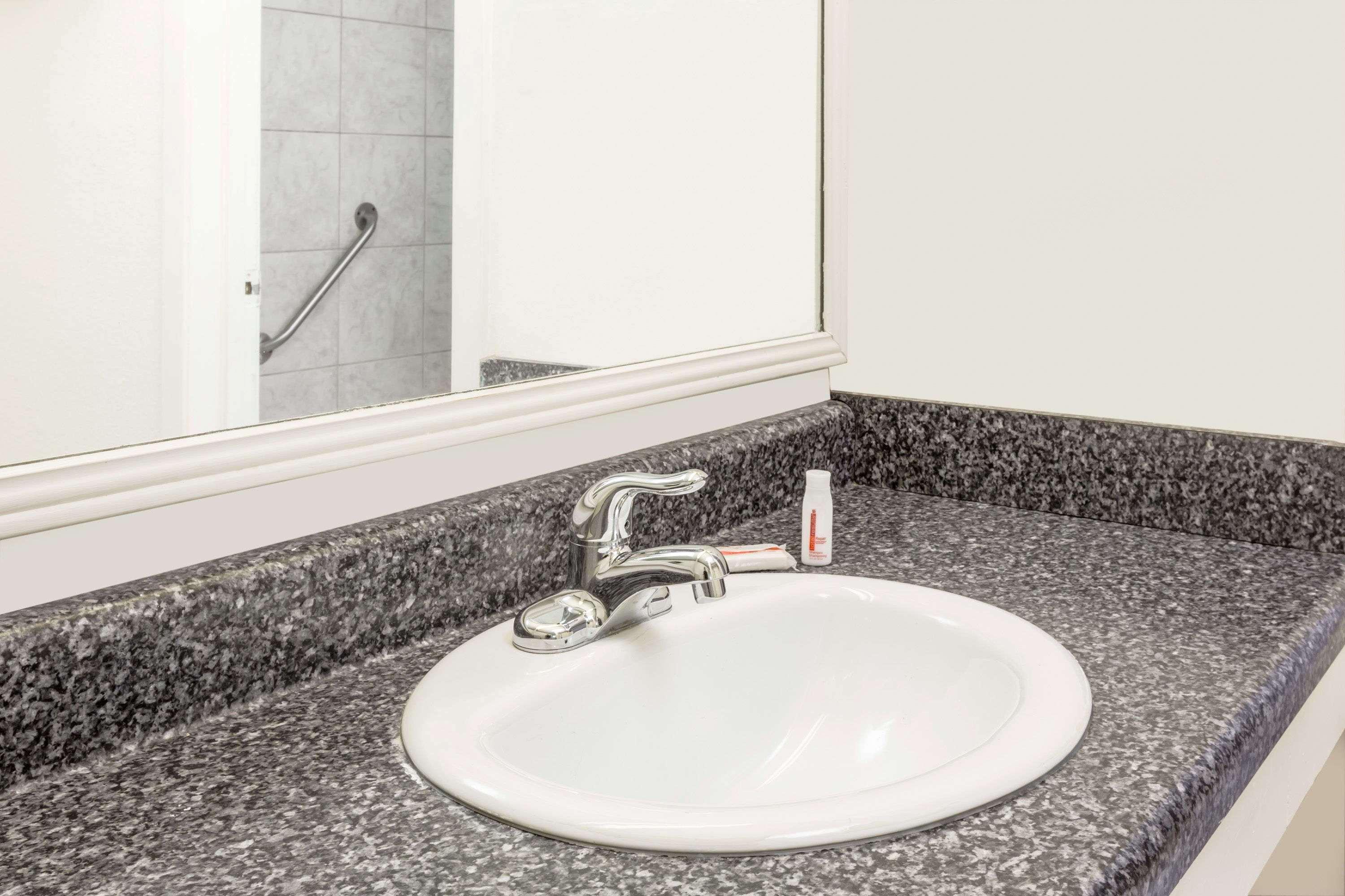 Travelodge By Wyndham Shreveport La Εξωτερικό φωτογραφία